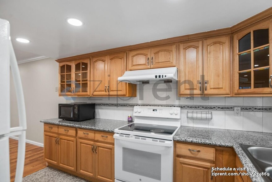 Building Photo - 3314 Landess Ave