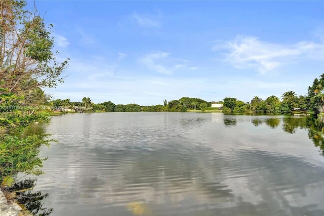 Building Photo - 1020 Bayberry Point Dr