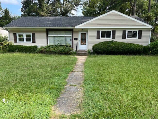 Primary Photo - 425 Maycox St