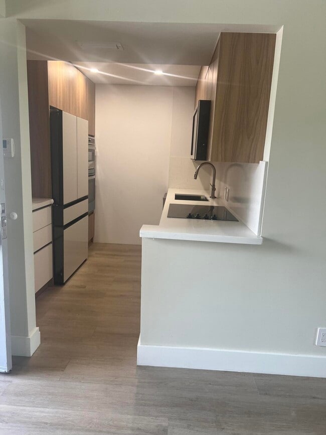 Building Photo - 3475 N Country Club Dr