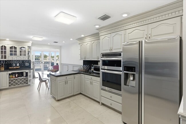 Building Photo - 1249 Biscaya Dr