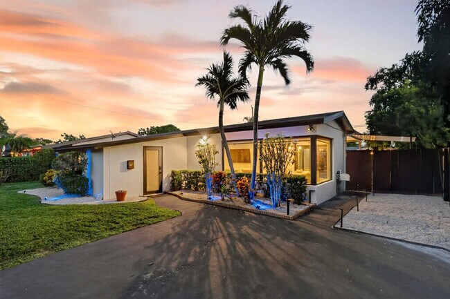 Building Photo - 6450 Perry St