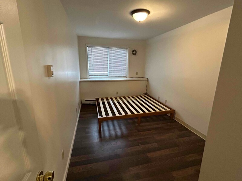 Building Photo - 3276 Main St