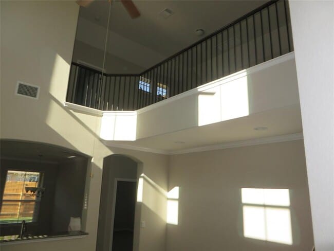 Building Photo - 13400 Briarwick Dr