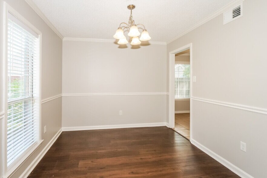 Building Photo - 6671 Hidden Fern Ln E