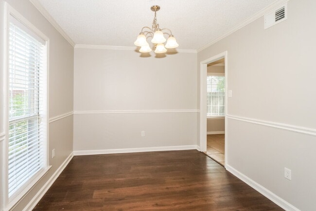 Building Photo - 6671 Hidden Fern Ln E