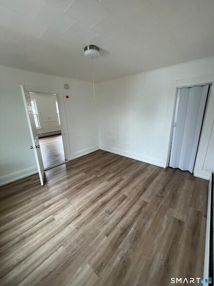 Building Photo - 11 Roosevelt Ave