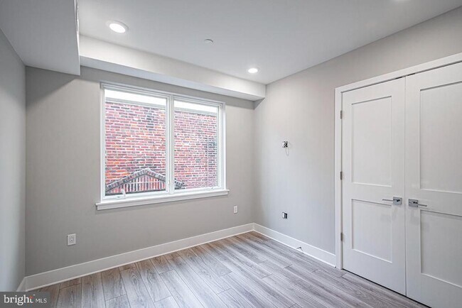 Building Photo - 746 S 16th St
