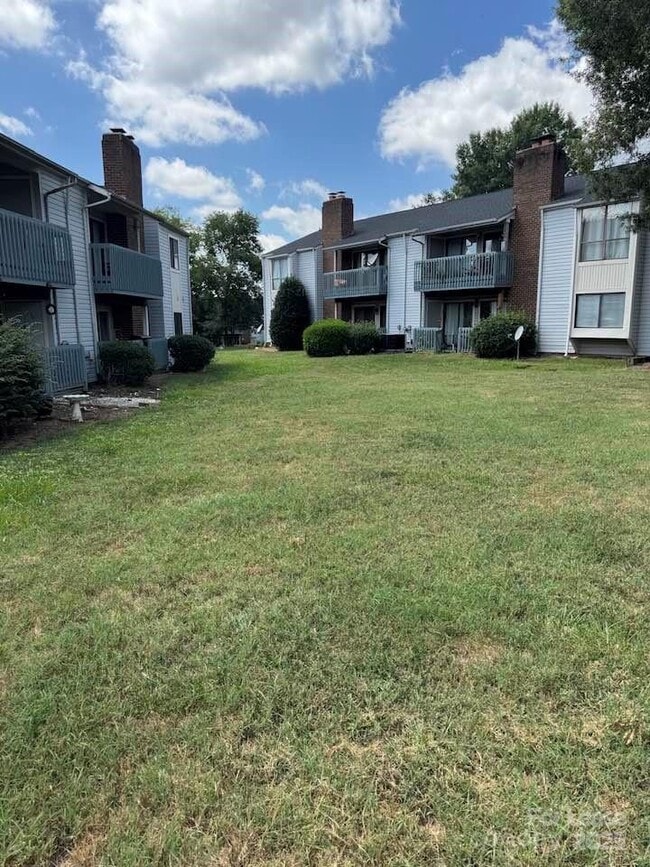 Building Photo - 11157 Harrowfield Rd