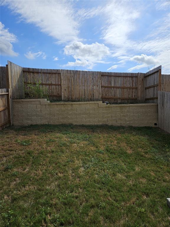 Building Photo - 7516 Magnolia Village