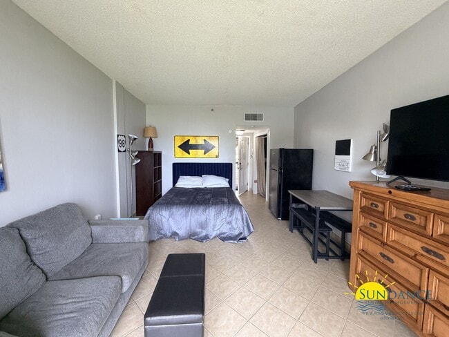 Building Photo - Fully Furnished Condo Unit in Fort Walton Beach!
