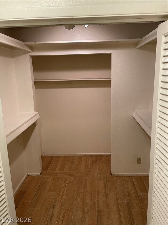 Building Photo - 6108 Fawn Cir