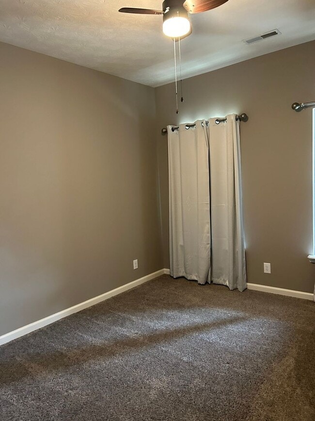 Building Photo - 4220 Hayloft Dr
