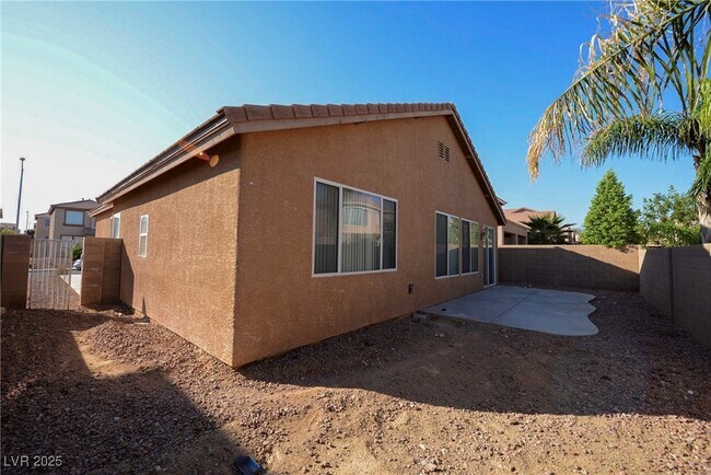 Building Photo - 1022 Pecos River Ave