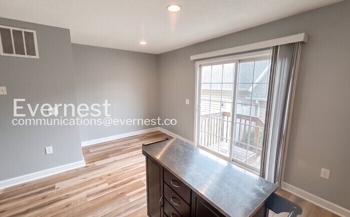 Building Photo - 5944 Bridgehampton Dr