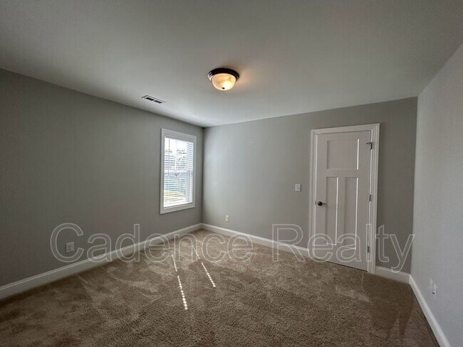 Building Photo - 3755 Spicetree Dr