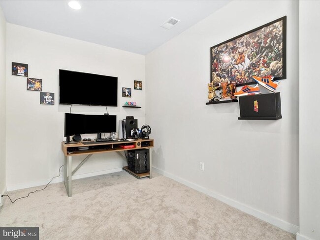 Building Photo - 831 Badger Ave
