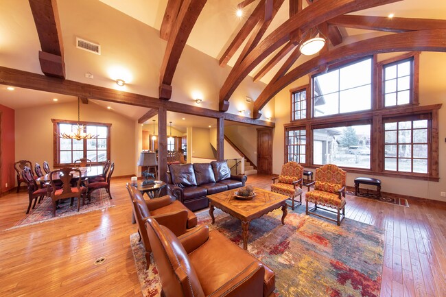 Building Photo - 1124 Heritage Dr
