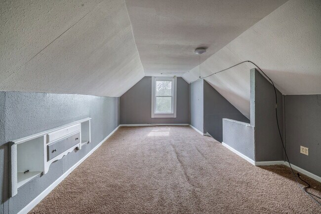 Building Photo - 3691 E 116th St