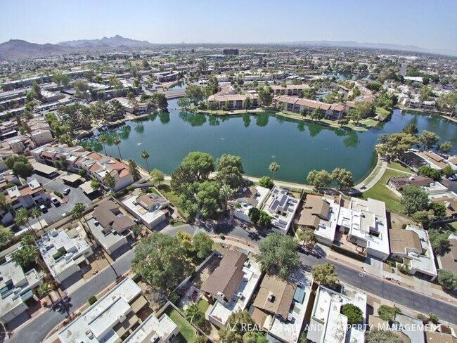 Building Photo - 2901 W Sierra St