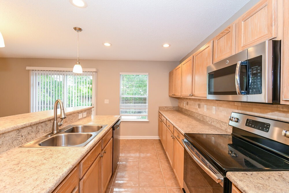 Building Photo - 2427 Brian Lakes Dr E