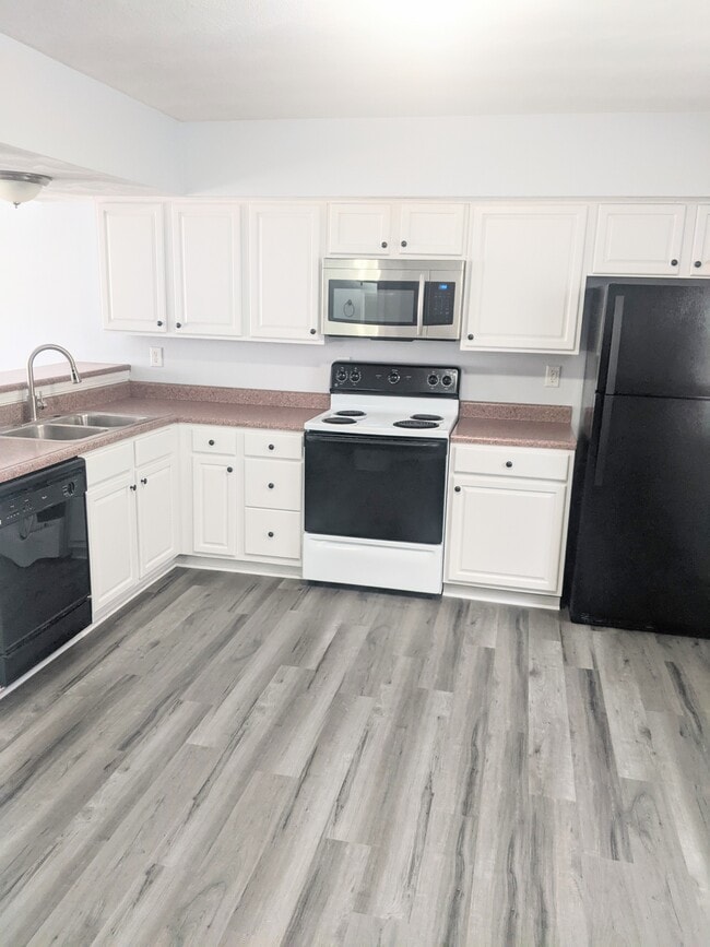 Building Photo - 337 Gilbert Ave