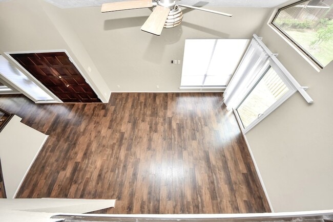 Building Photo - 651 Davis Rd