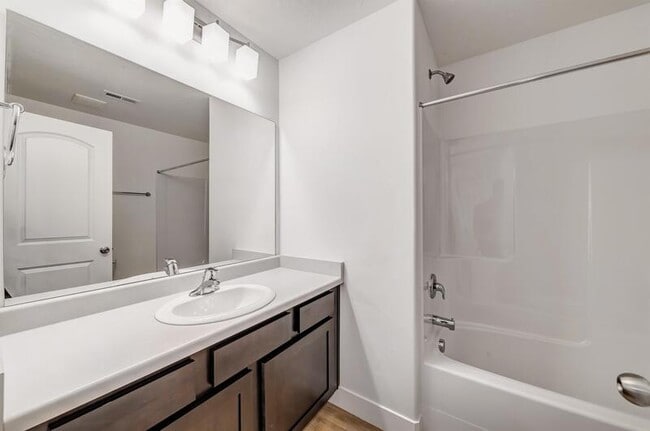 Building Photo - 3904 Hardman Way