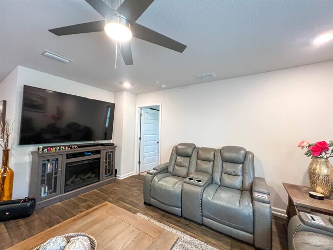 Building Photo - 5474 Merlin
