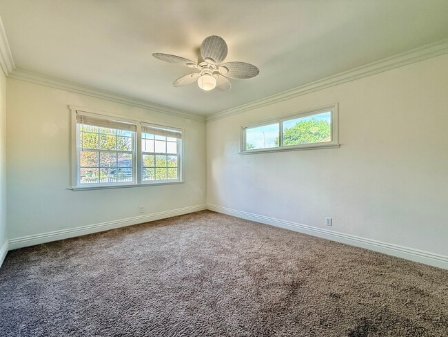 Building Photo - 4832 Maureen Ln