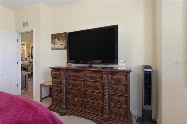Building Photo - 819 Fairwaycove Ln