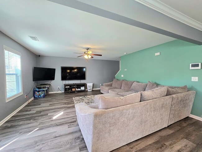 Building Photo - 1718 Smalls Dr