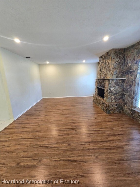 Building Photo - 2717 Queenswood Dr
