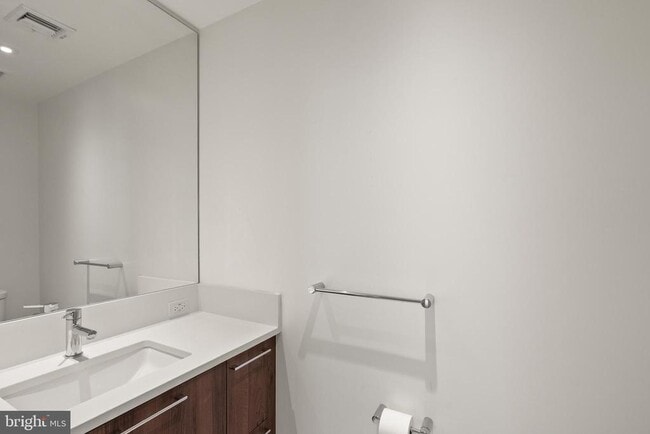 Building Photo - 1650 Silver Hill Dr