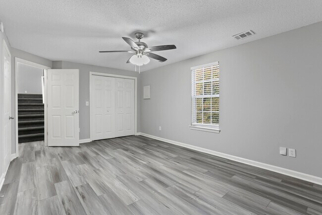 Building Photo - 7380 Hunters Ridge Dr