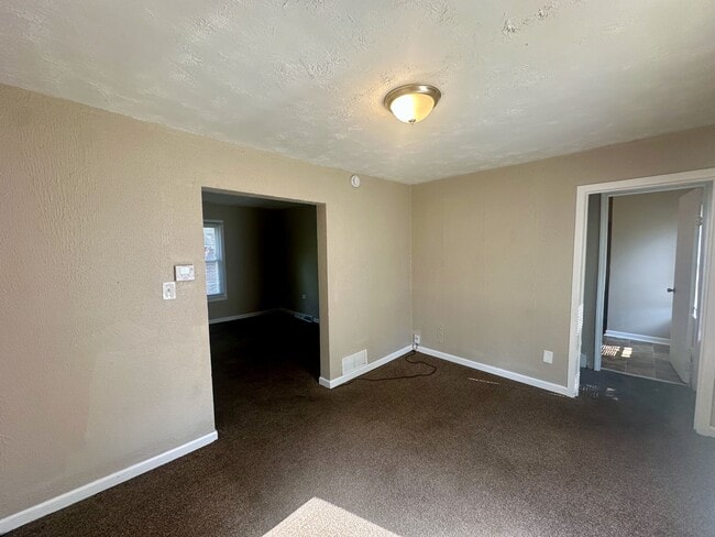 Building Photo - 728 McKinley Ave