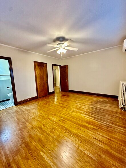 Building Photo - 3540 Irving Ave S