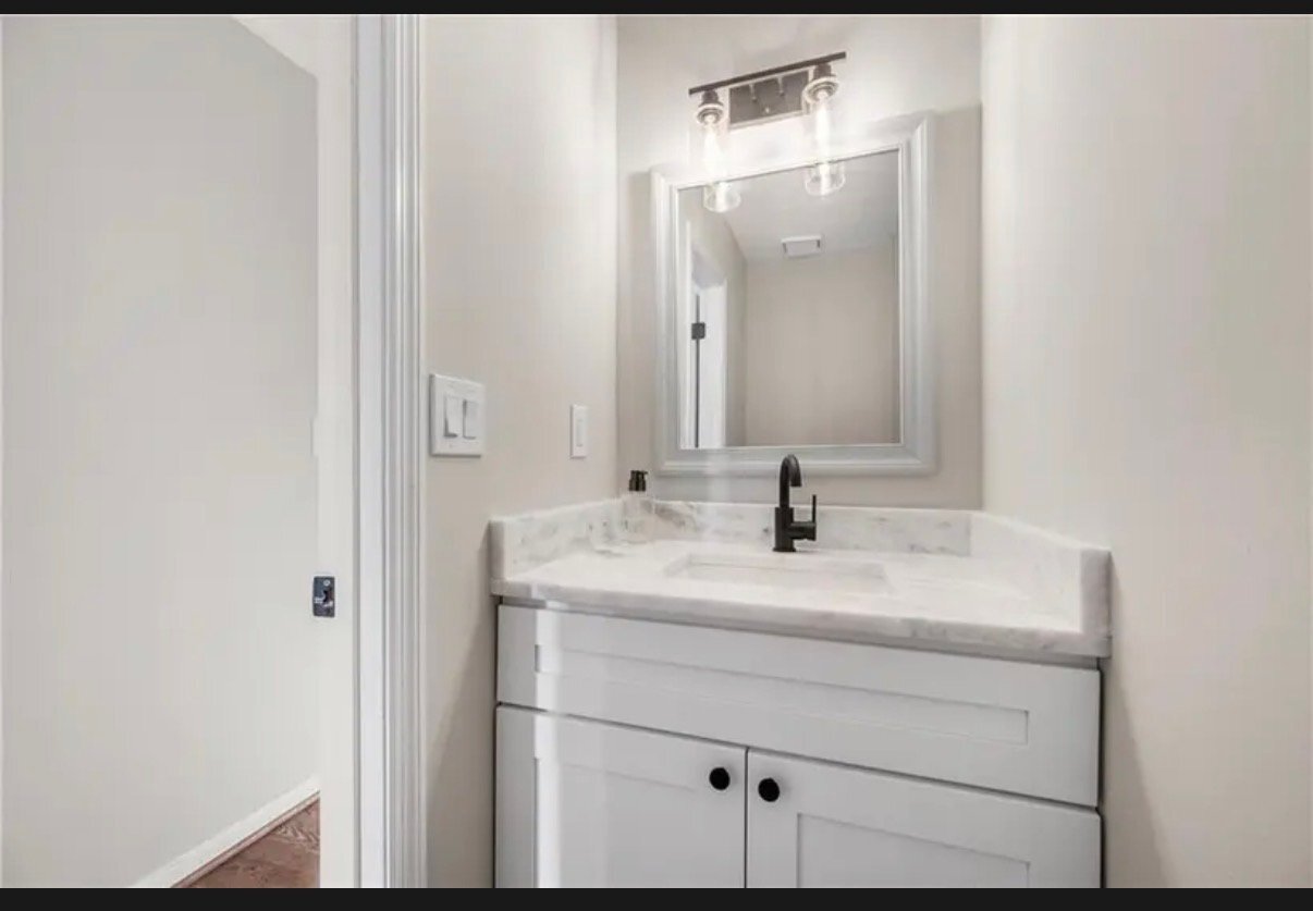 Building Photo - 3854 Meadow Creek Dr