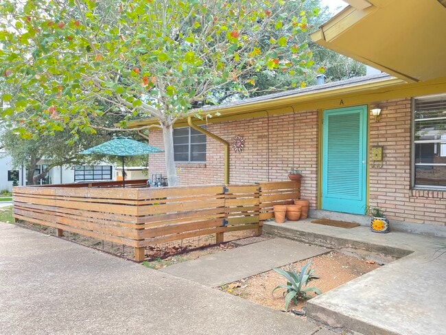Building Photo - 1512 Chelsea Lane