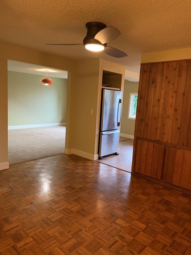 Building Photo - 1735 McLean Blvd