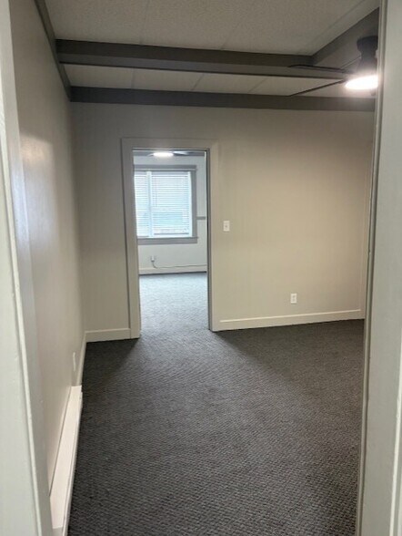 Building Photo - 820 N Main St