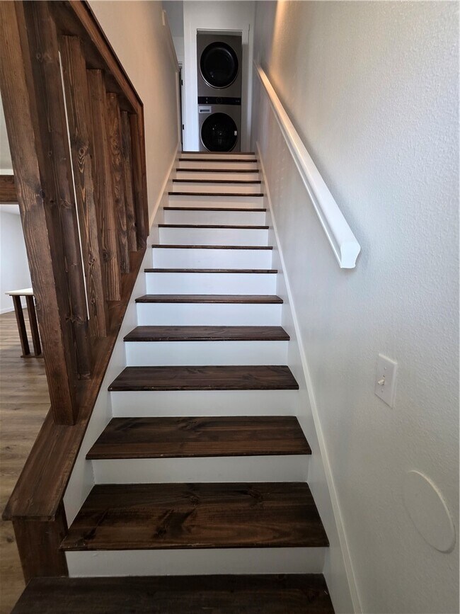 Building Photo - 2404 SE Jayel Terrace