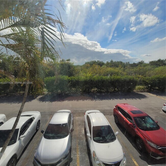 Building Photo - 1051 Jefferson Dr