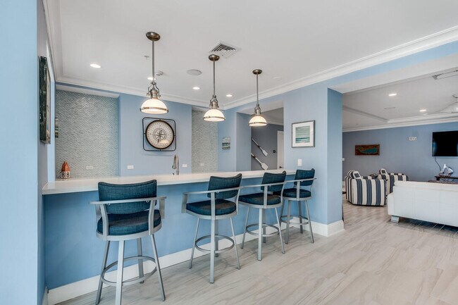 Building Photo - 700 E Boynton Beach Blvd
