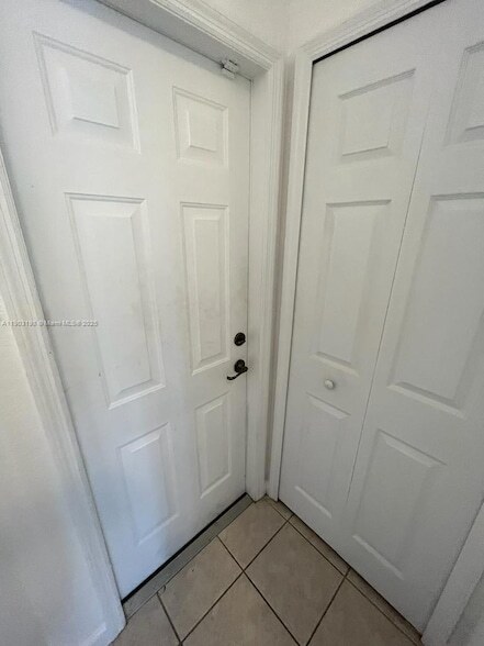 Building Photo - 10983 NW 79th St