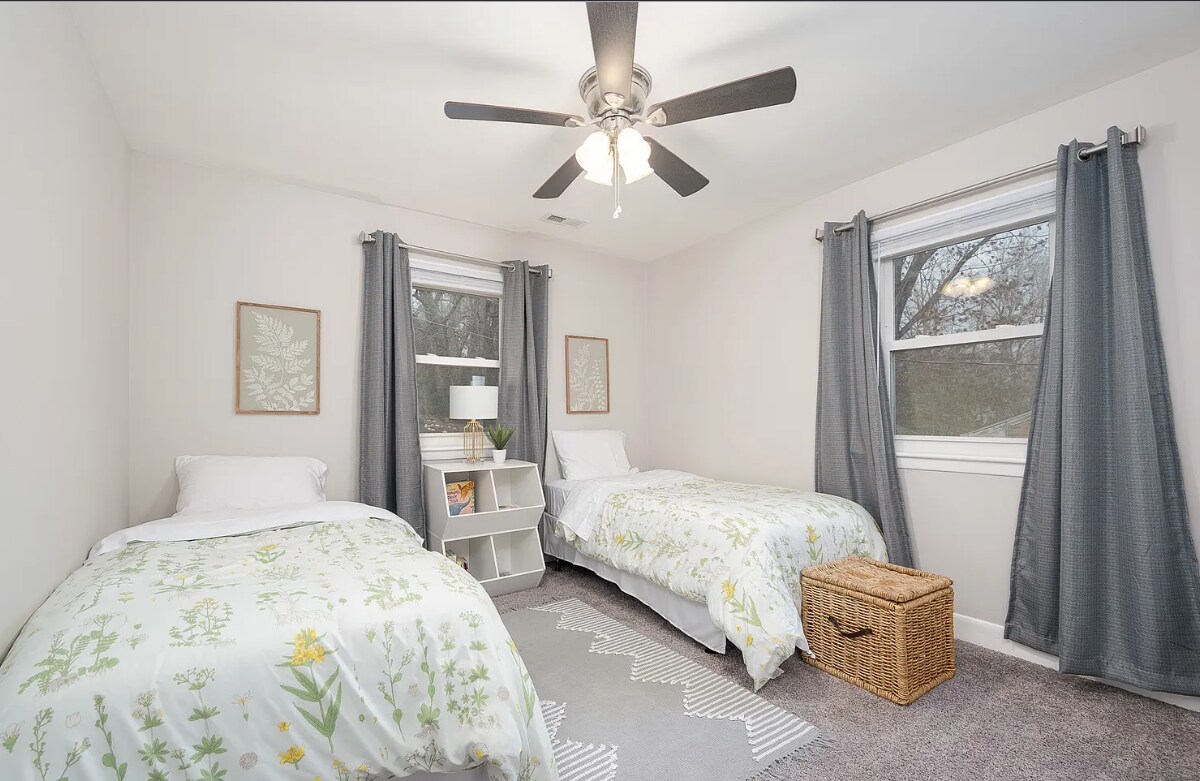 bedroom 3 - 412 Belvedere St