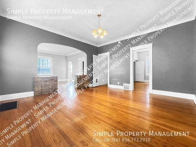 Building Photo - 742 4th St NW