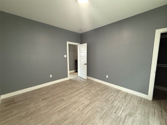 Building Photo - 9815 Garcroft St