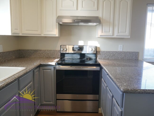 Building Photo - 2 Bed 1 Bath 827 Sq. Ft. Citrus Heights Duplex in Sunrise Estates