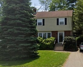 Building Photo - 91 Nahatan St